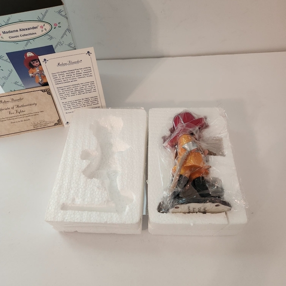 Madame Alexander Fire Fighter - Picture 4 of 9